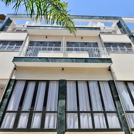 Apartment Centre