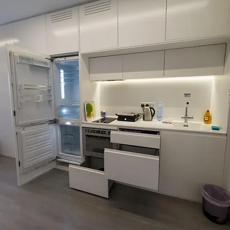 Apartment Centre *